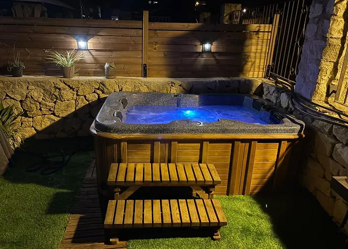 Cala-azul Y Jacuzzi *